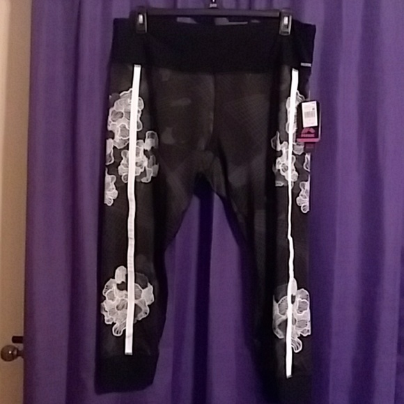 ☆☆ SOLD☆☆ Women's Plus Size Activewear - Picture 4 of 6